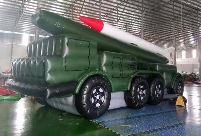 城中军事导弹发射车